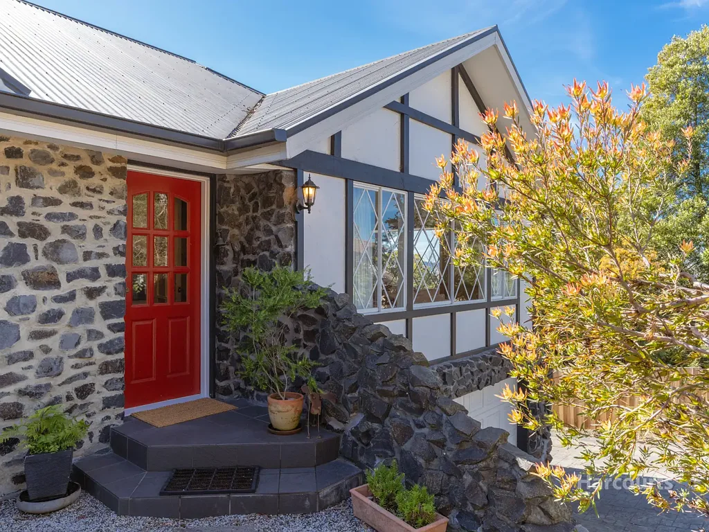 5 Atunga Street, Taroona, TAS 7053