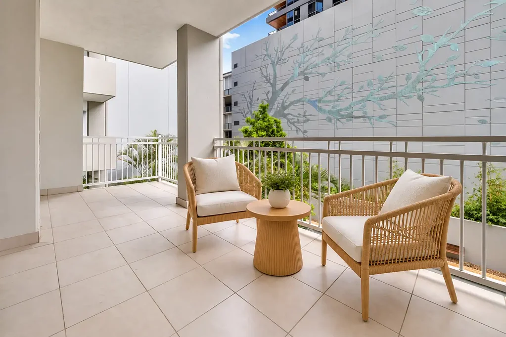 South Brisbane 2Phòng ngủ Spacious Living with Potential in the Heart of South Brisbane!