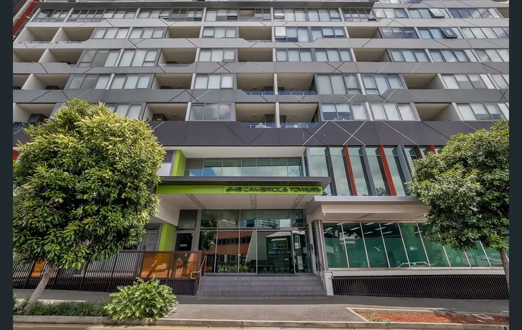 Stylish 1-Bedroom Apartment with City Views