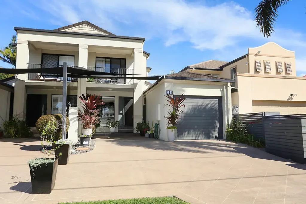 Paradise Point 3ਬੈੱਡਰੂਮ Elegant Coastal Living – Just Steps from Paradise Point Waterfront