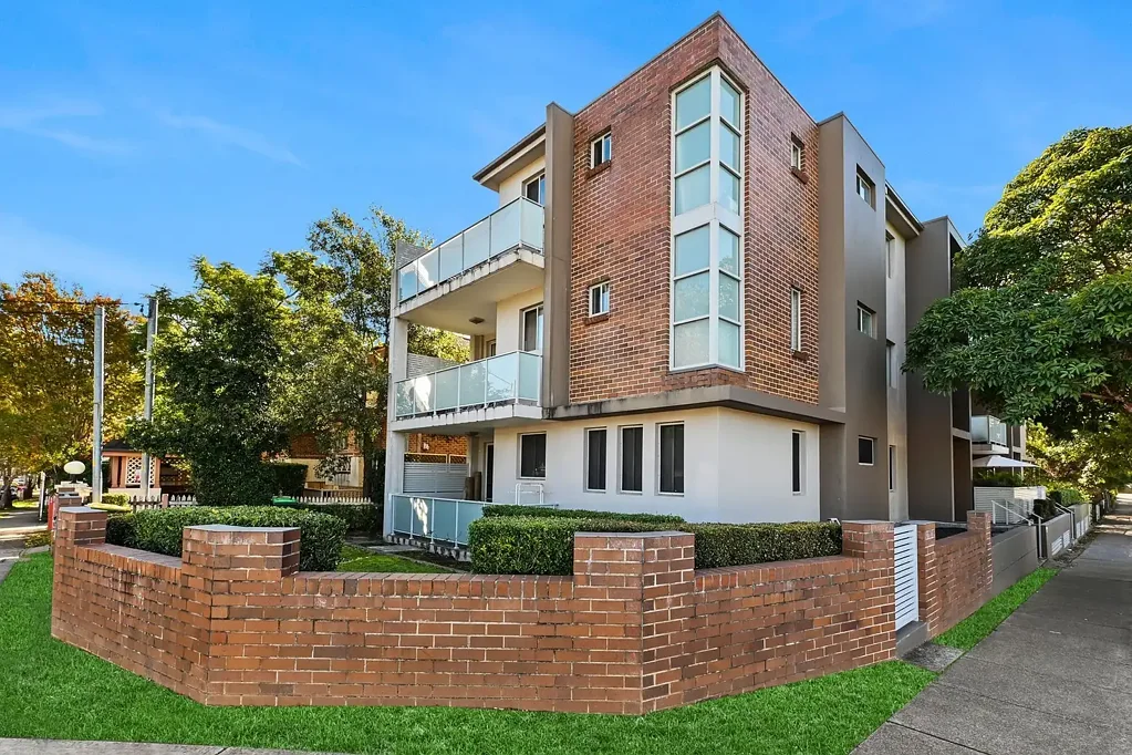 Well Presented Modern One Bedroom Apartment