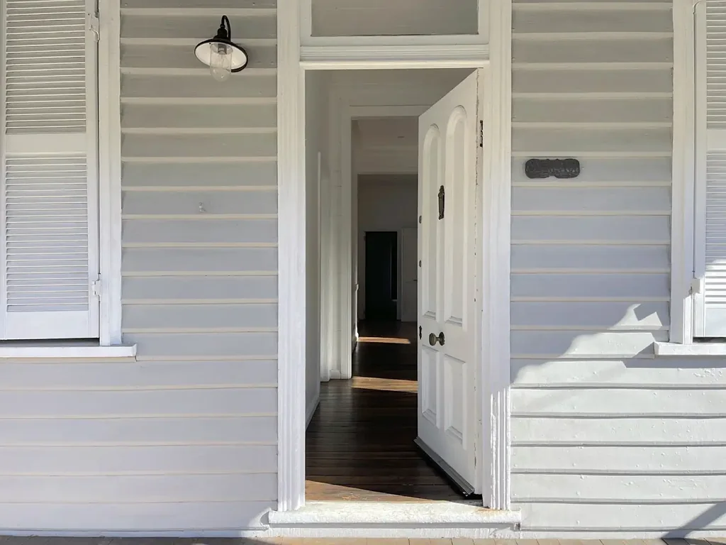 Character cottage in prime location !
