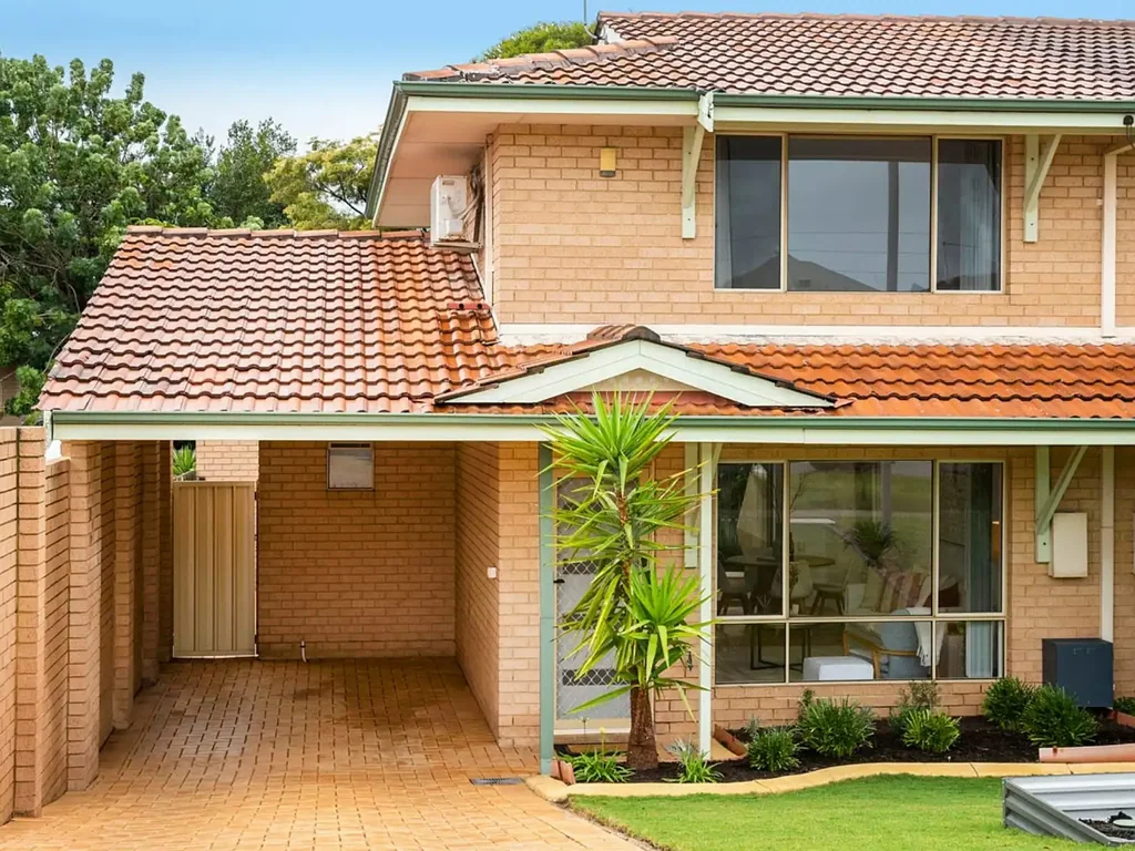 2x1 Townhouse in Glendalough