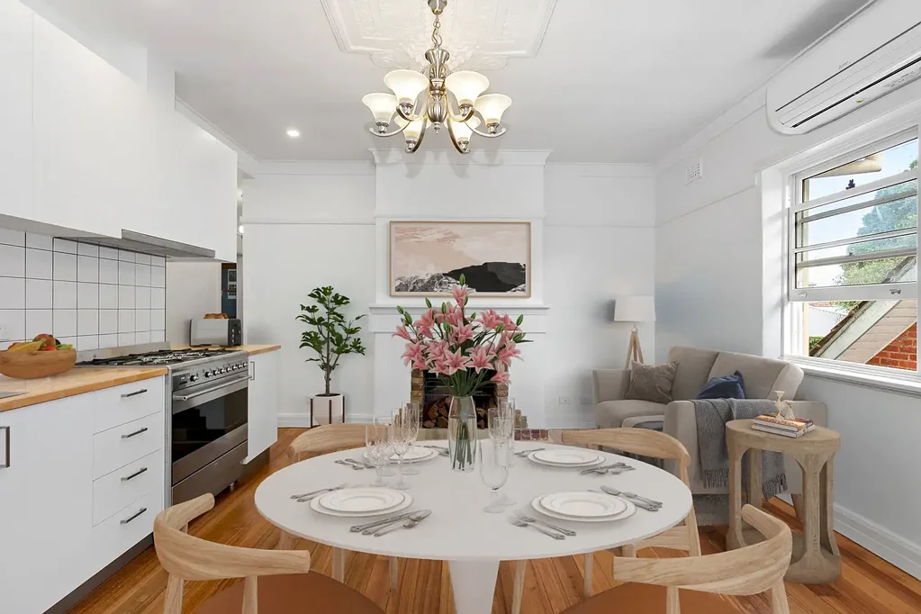 RENOVATED HIDDEN GEM IN ELWOOD - PET FRIENDLY