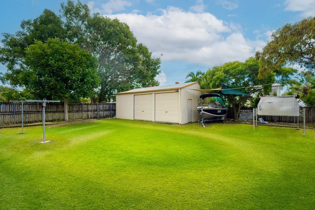 Deeragun 3Moenga Lowset 3 Bedroom Home with Large 2 Bay Powered Shed