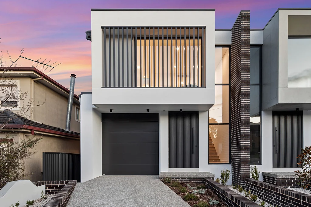 Hurstville Grove 5غرفة نوم Architectural Full Brick Masterpiece of Luxury & Family Living