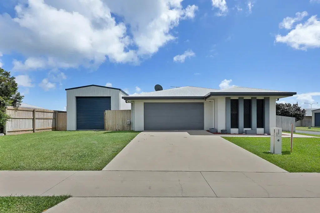 6 Excelsa Circuit, Rural View, QLD 4740