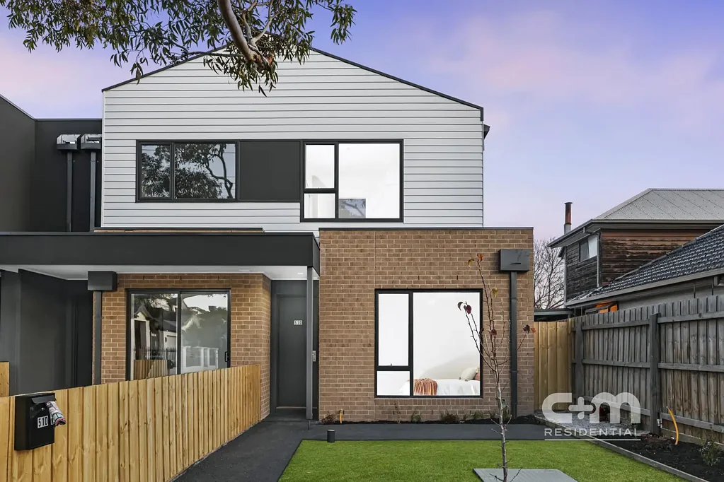 Oak Park 3 Bedroom The PERFECT Place to START!