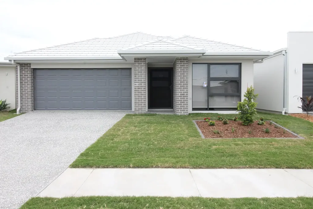 WONDERFUL FAMILY HOME ON WOOD CRESCENT!