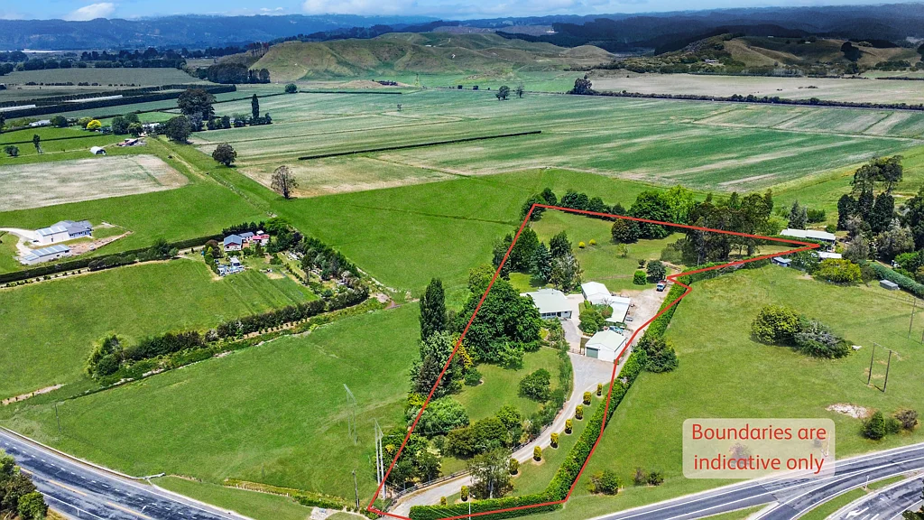 Kawerau 2部屋 Land, sheds and family living