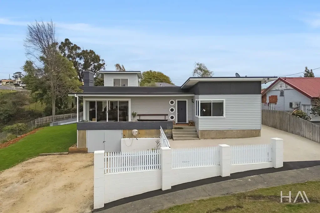 Norwood 4Habitaciones Space, Views & Side Access in a Sought-After Setting