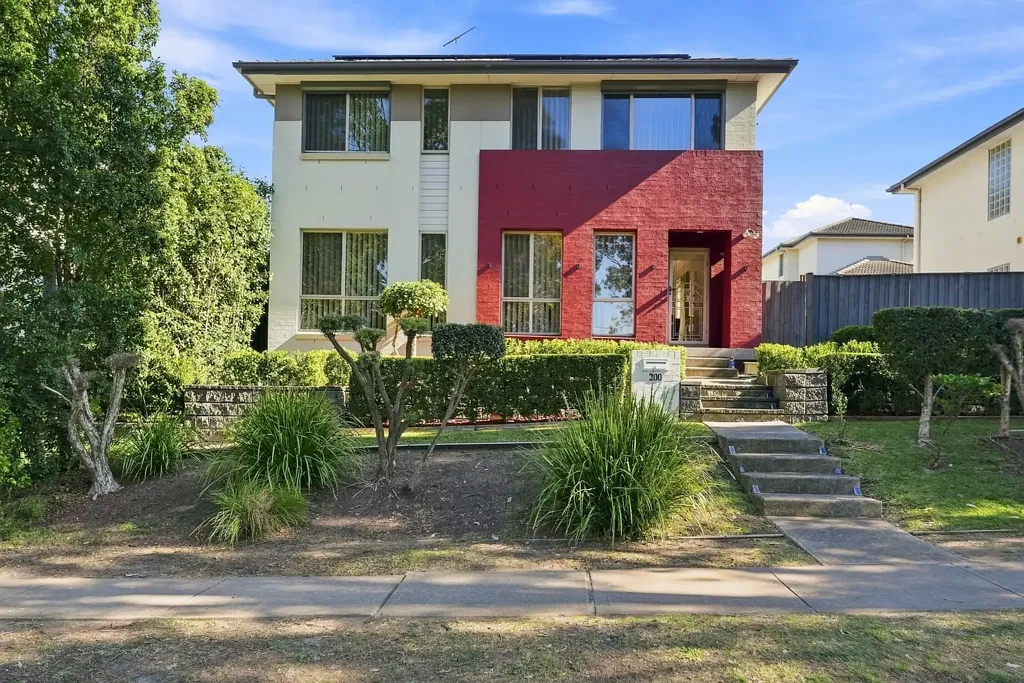Spring Farm 4房  The Perfect Family Home!