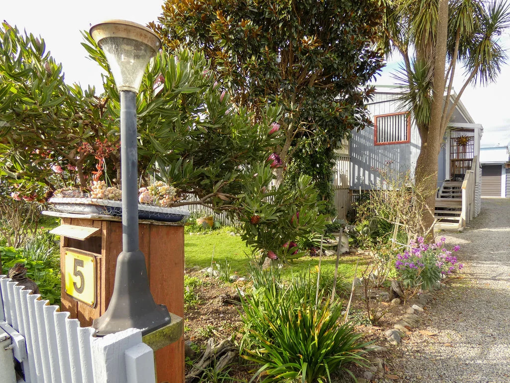 Otaki Beach 2Kwarto Tranquil outlooks, sunshine and space