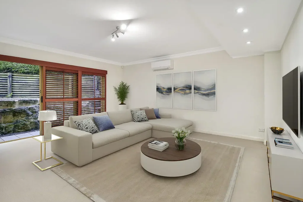Convenient townhouse with easy-care low maintenance living