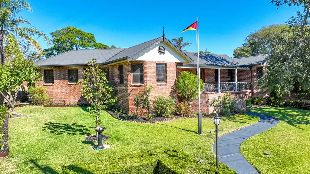 Muswellbrook 4房  Bespoke Design Featuring Location & Privacy