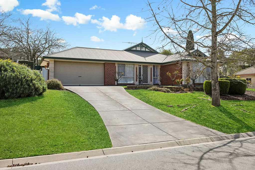 4 Smeaton Crescent, Littlehampton, SA 5250