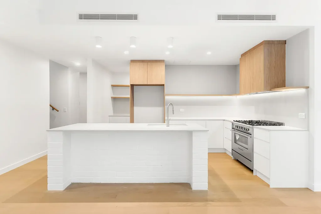 Spacious Luxury Townhouse