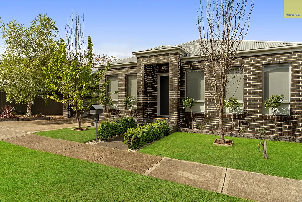 2 Ross Street, Darley, VIC 3340