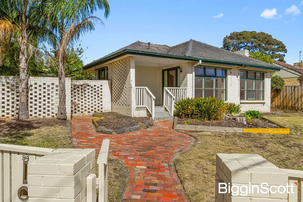 Forest Hill 3房 超过600平地块 两个临街面 顶级住宅区 品质声望环绕 Forest Hill供应有限 梦想家园或优质投资 Rare Opportunity in a Premier Forest Hill Location