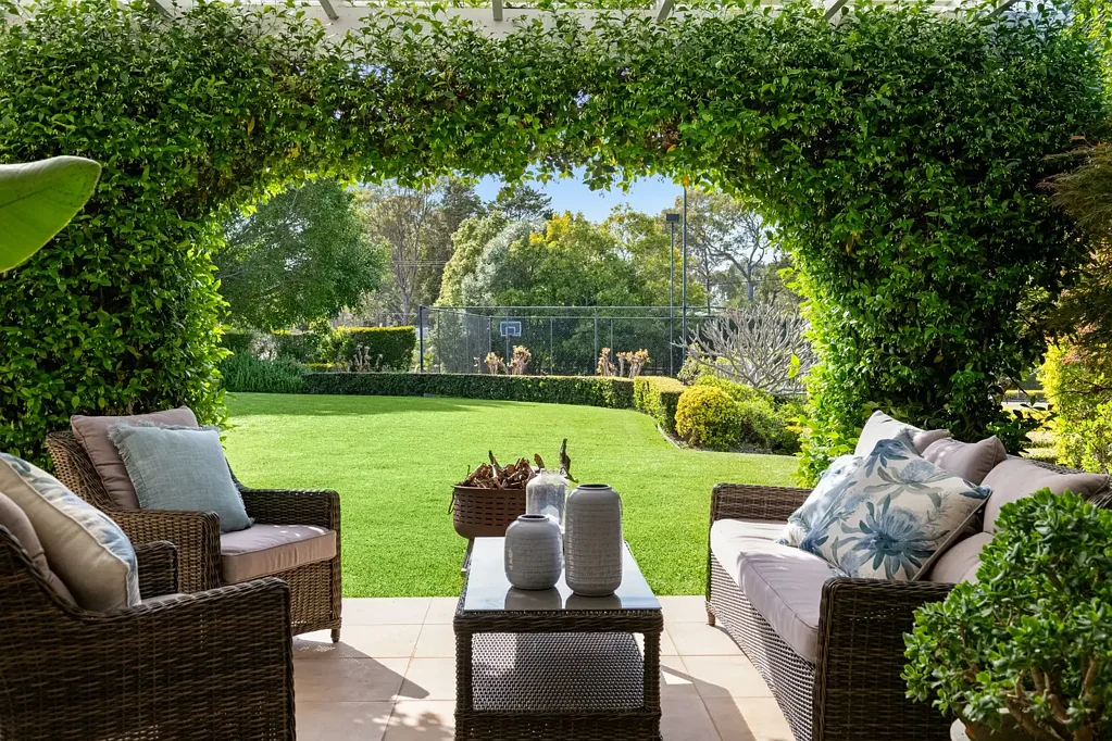 Terrey Hills 6 Bedroom A Fusion of Luxury Acreage Living on the Edge of Village Convenience