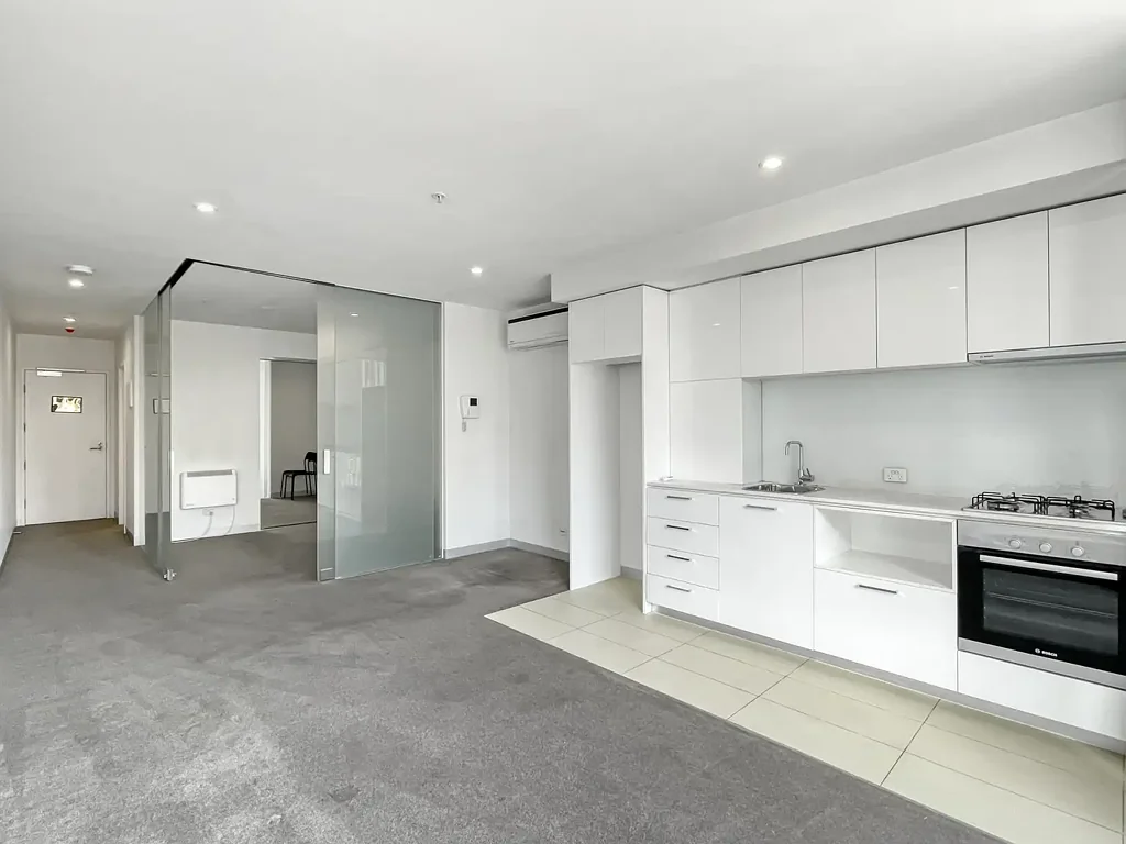 Fully Furnished 1-Bedroom Apartment in the Heart of Carlton
