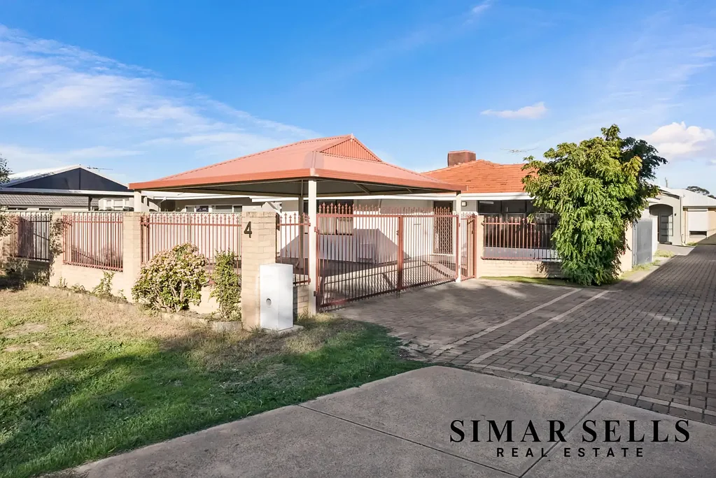 Morley 4房  SPACIOUS STREET FRONT HOME WITH MULTIPLE LIVING AREAS!