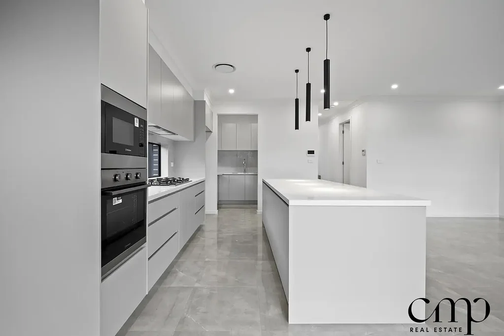 Stunning Contemporary Residence Offering Space & Style