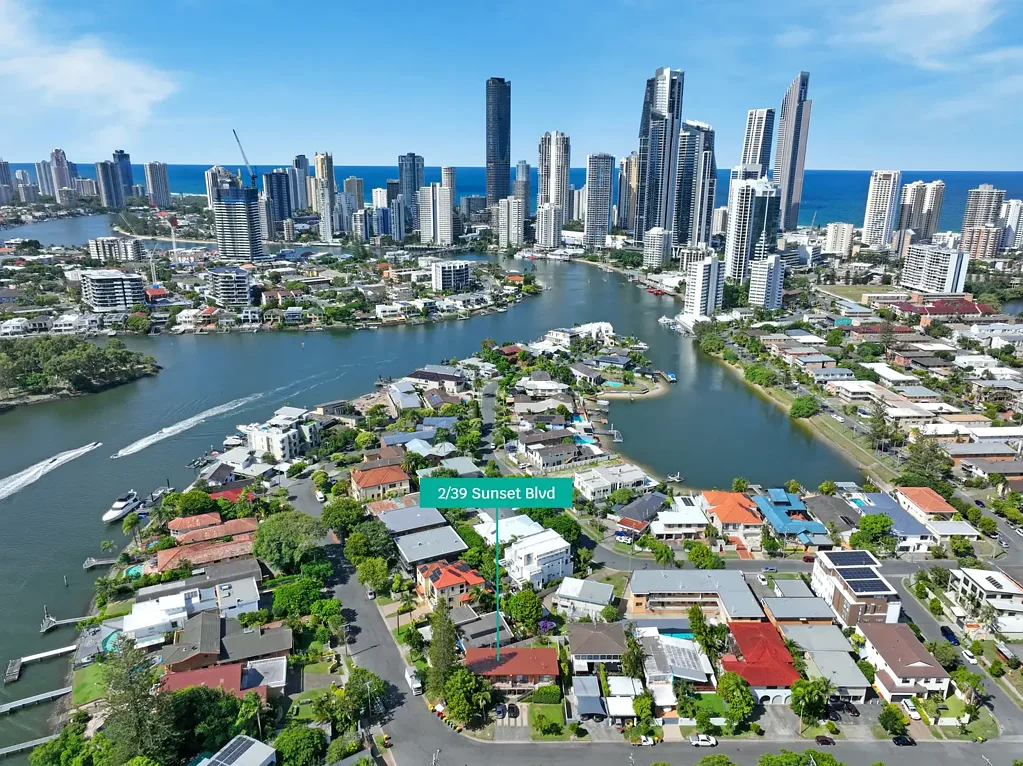 GROUND FLOOR UNIT - GREAT LOCATION