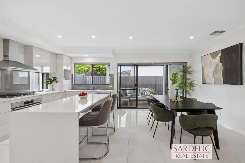 Como 4房  LUXURY LIVING IN THE PENRHOS PRECINCT