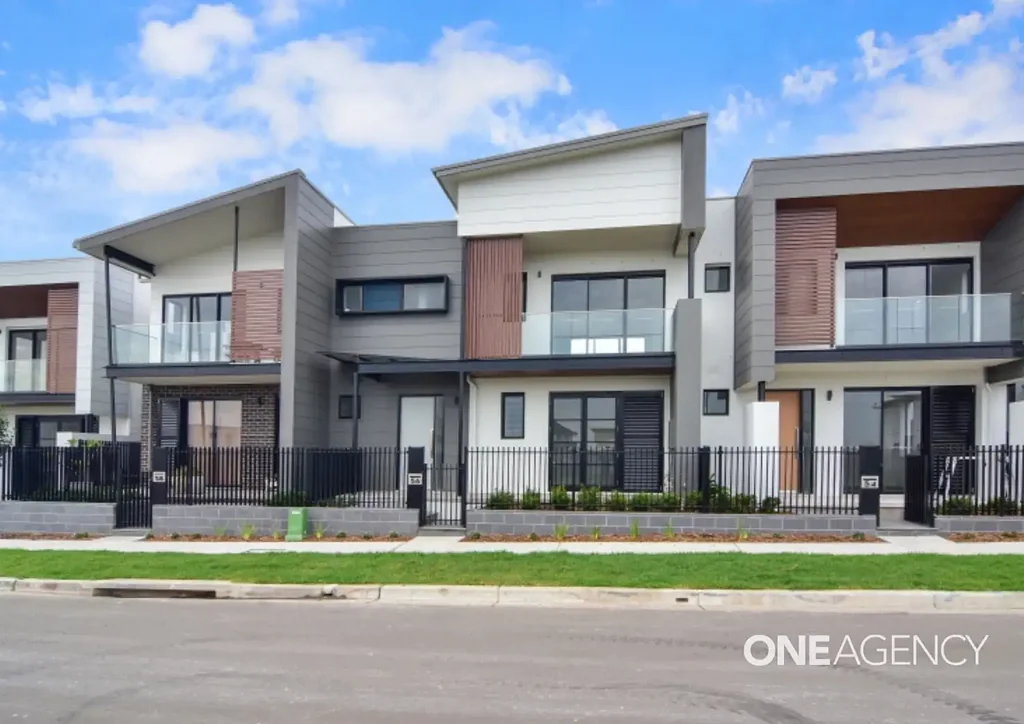 MODERN COASTAL LIVING IN THE HEART OF SHELL COVE