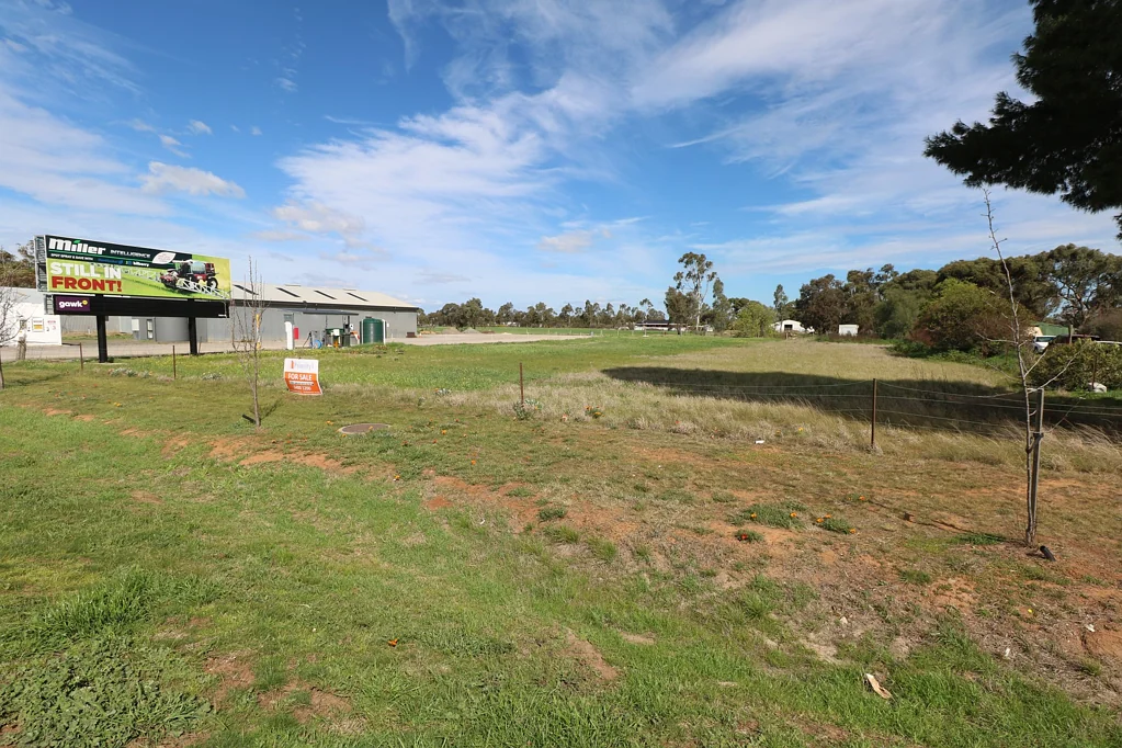 Charlton LARGE BLOCK WITH INCOME