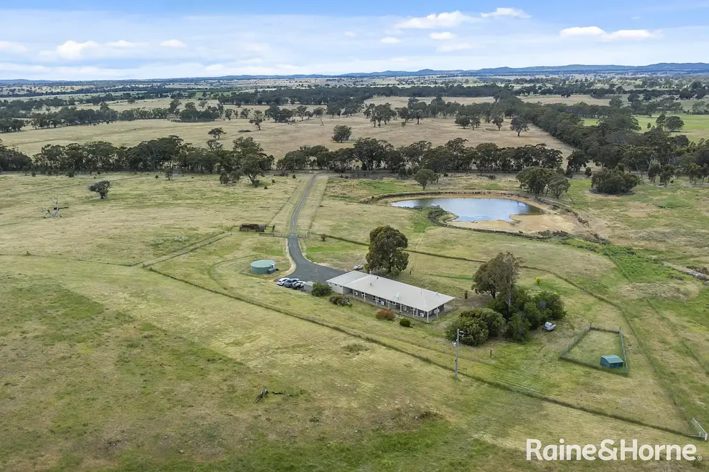Redesdale 4房  Elevated Country Living with Majestic Mountain Vistas in Every Direction