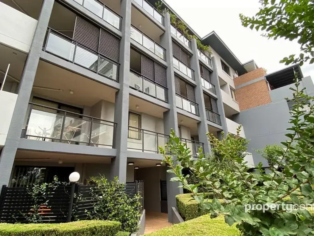 Stunning Top-Floor Apartment with Sweeping Penrith Views