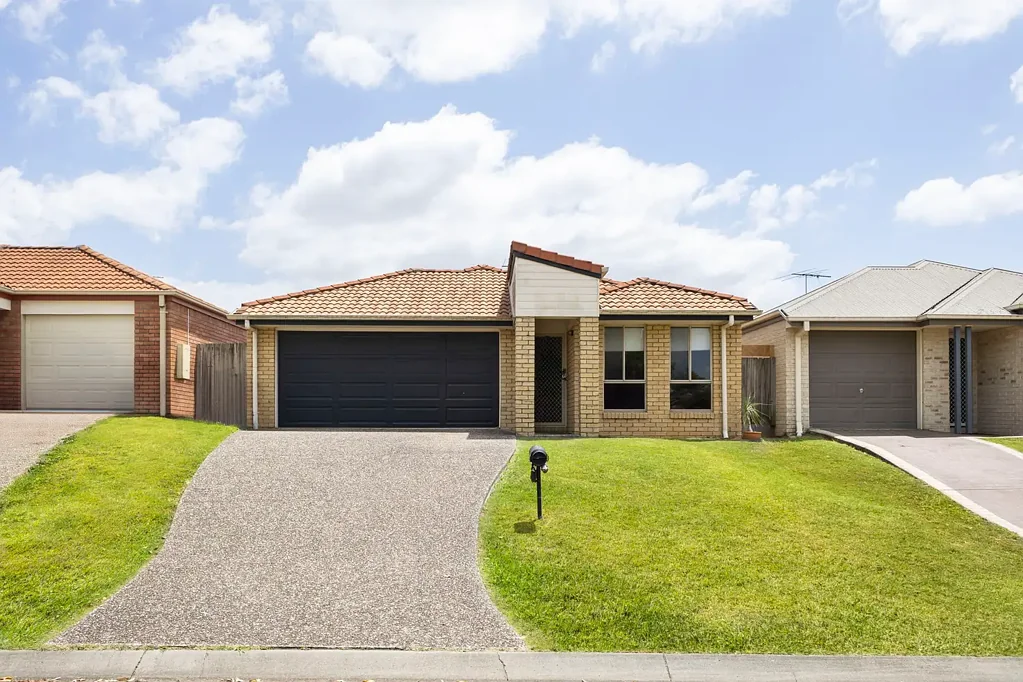 Collingwood Park 4 Slaapkamer Low-Maintenance Living in the Heart of Collingwood Park