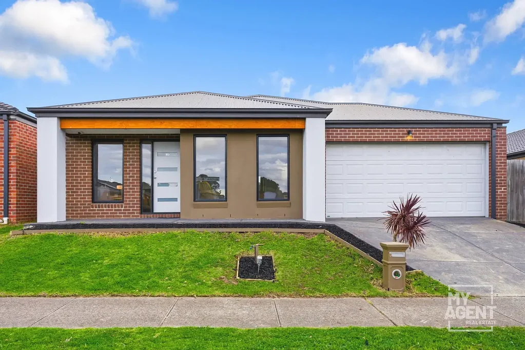 Mernda 4Kwarto Renewed and refreshed 4 bedroom home with multiple living zones!