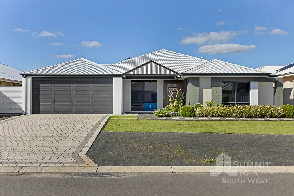Australind 4غرفة نوم Immaculate Family Living with Multiple Living Zones & Low-Maintenance Appeal