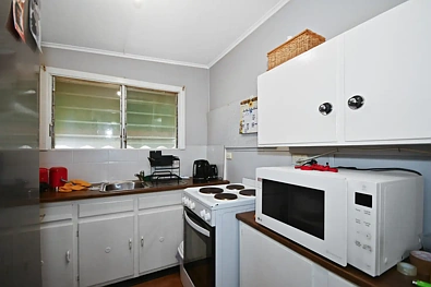 Kitchen - 6 MOONLIGHT ST, STAWELL VIC 3380