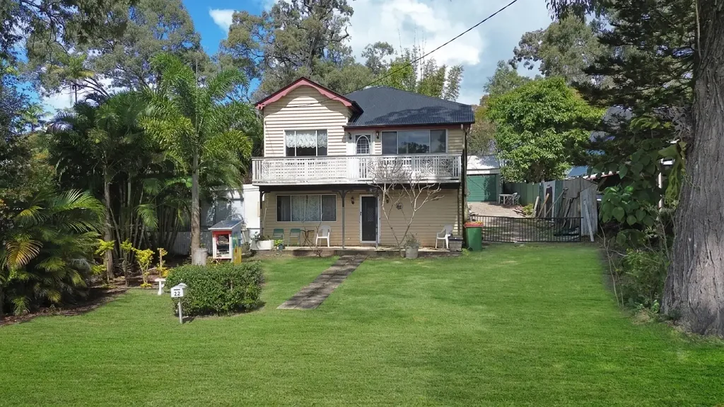 Macleay Island 2 Bedroom Classic Queenslander-Bring her back to life. - $539,950