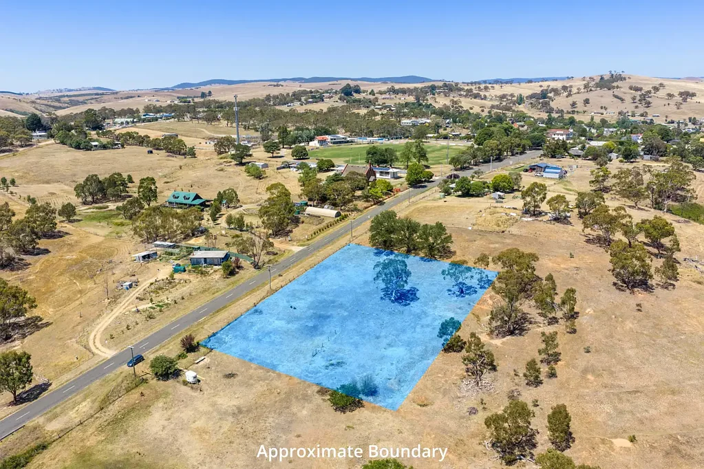 Omeo Generous Land Size on Day Avenue