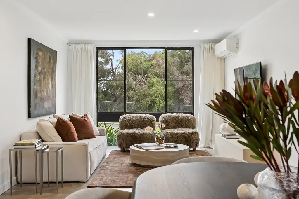 Karrinyup 3બેડરૂમ TIMELESS CHARACTER, MODERN LIVING