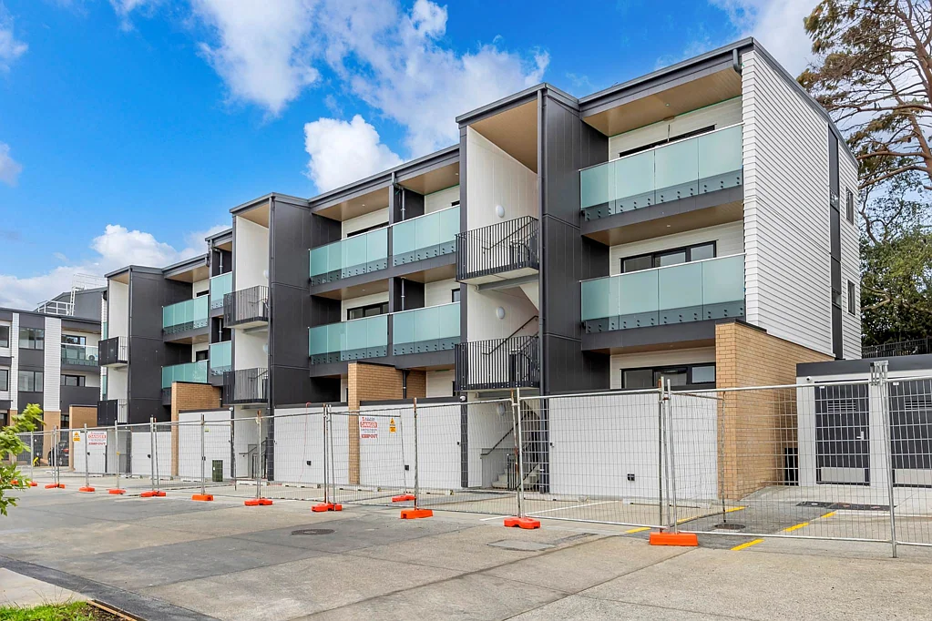 B-G04/5 Clinker Place, New Lynn, Waitakere City, Auckland