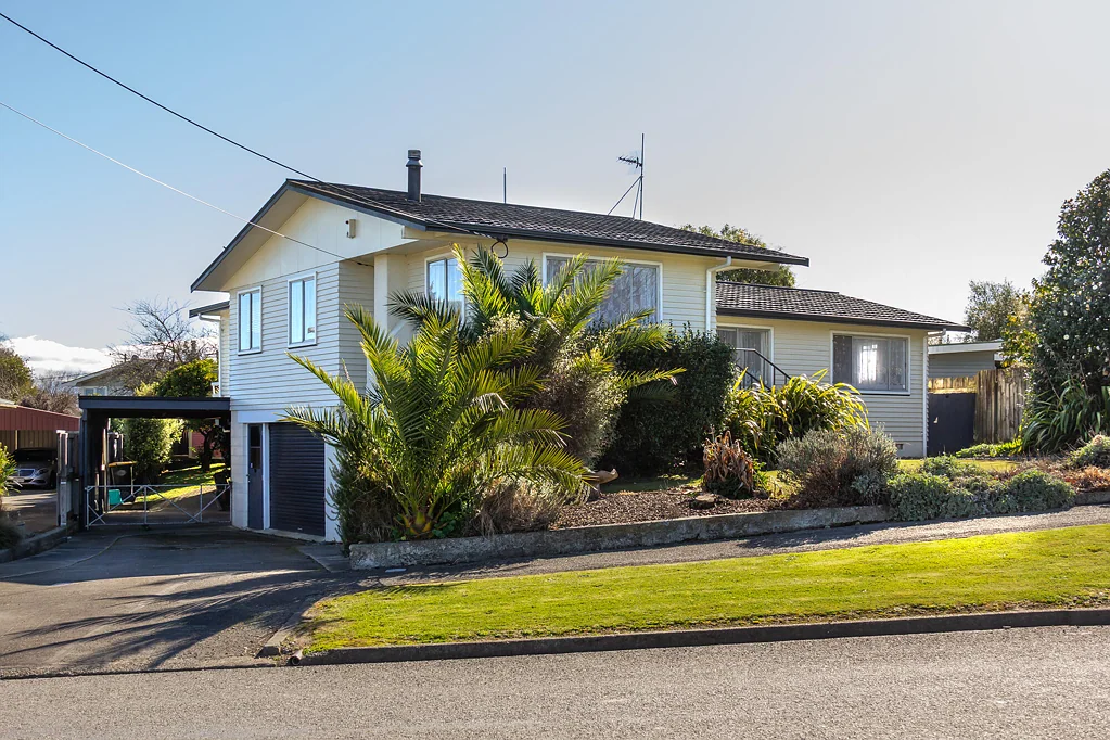 Lansdowne 3 Slaapkamer 3 Bedrooms, Heaps of Garaging