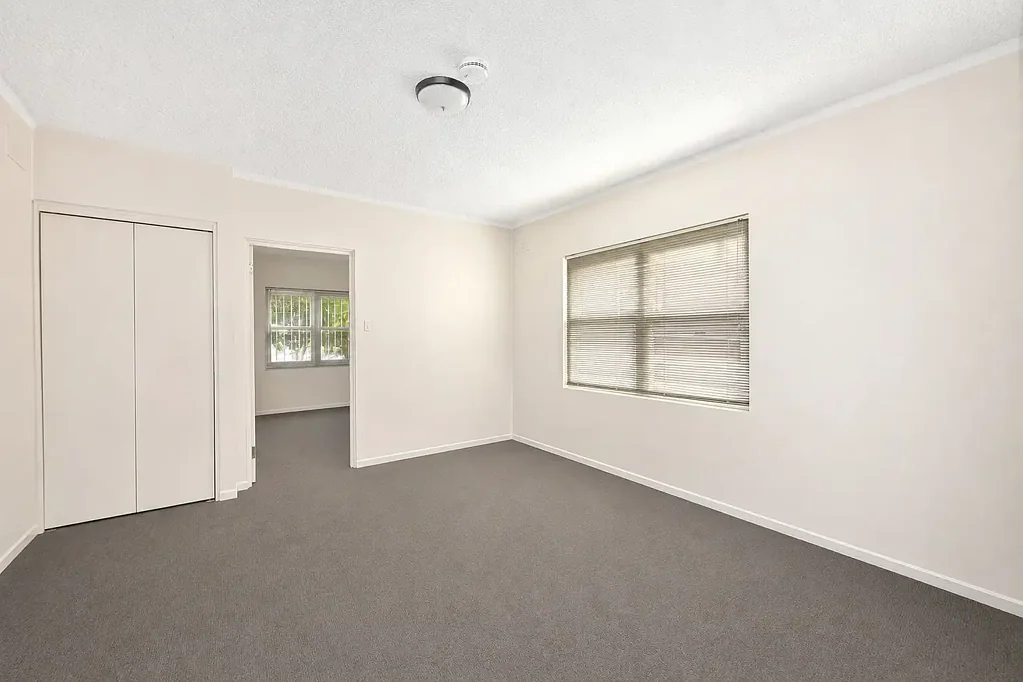 NEAT & TIDY APARTMENT !