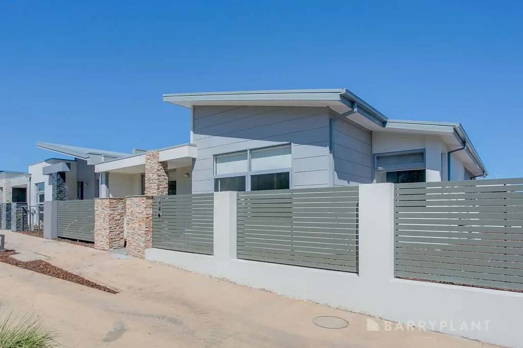 Single Storey Property in Martha Cove