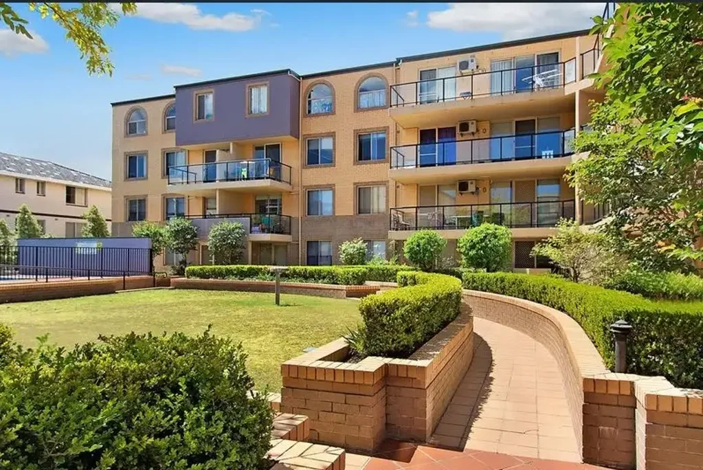 3 Bedroom Unit Plus Study