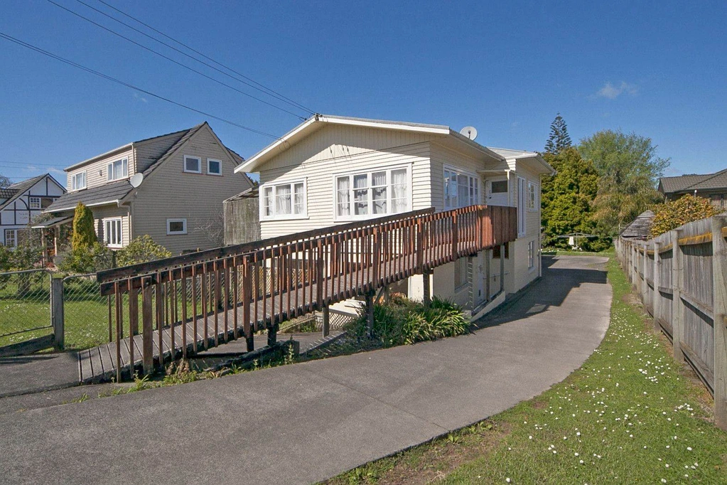 Spacious living & Location
