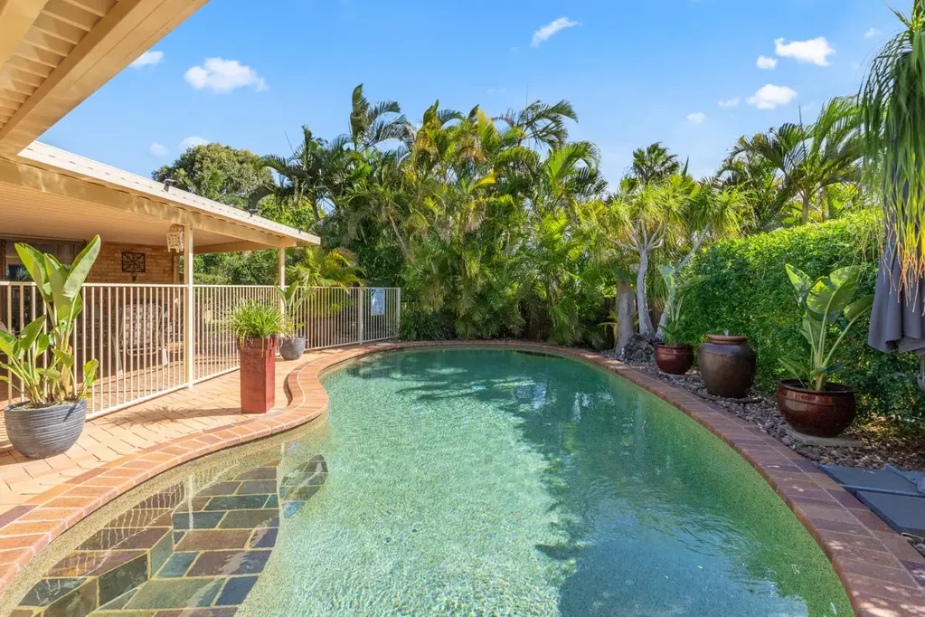84 Murphy Street, Point Vernon, QLD 4655