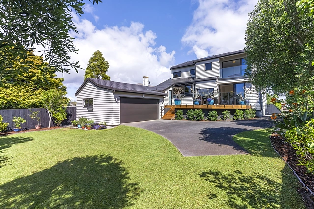 9a Folkestone Street, Murrays Bay, North Shore City