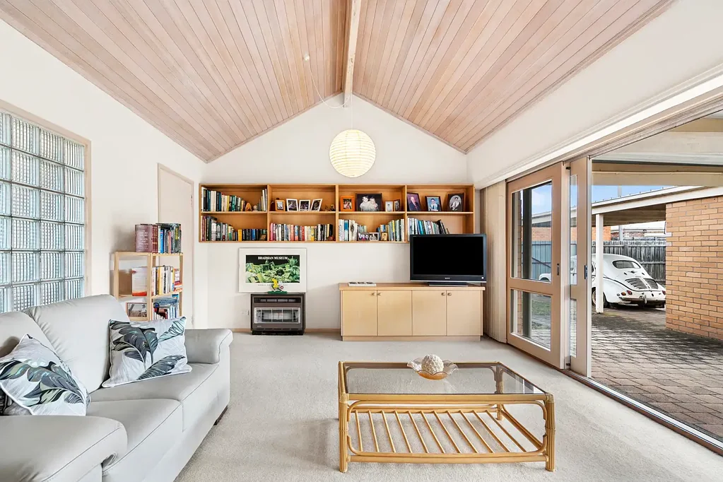 Spacious Family Home in sought-after Hamlyn Heights