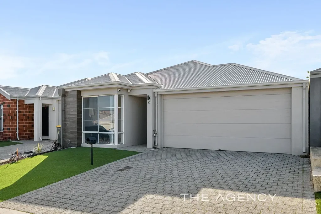 Sinagra 3Moenga 3 BEDROOM PLUS STUDY & THEATRE - A GREAT SIZE FAMILY HOME!!!